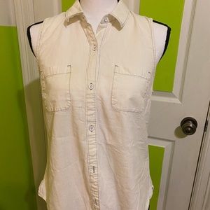 Vintage style white denim sleeveless button-down